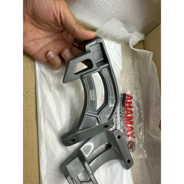 Yamaha 125ZR Footrest Bracket Grey