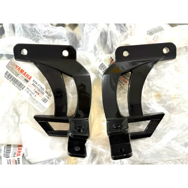 Yamaha 125ZR Footrest Bracket Black