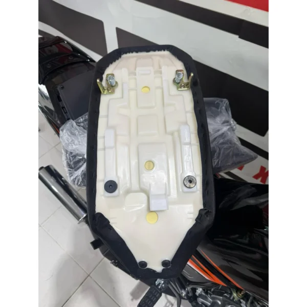 Yamaha RXZ Catalyzer Seat