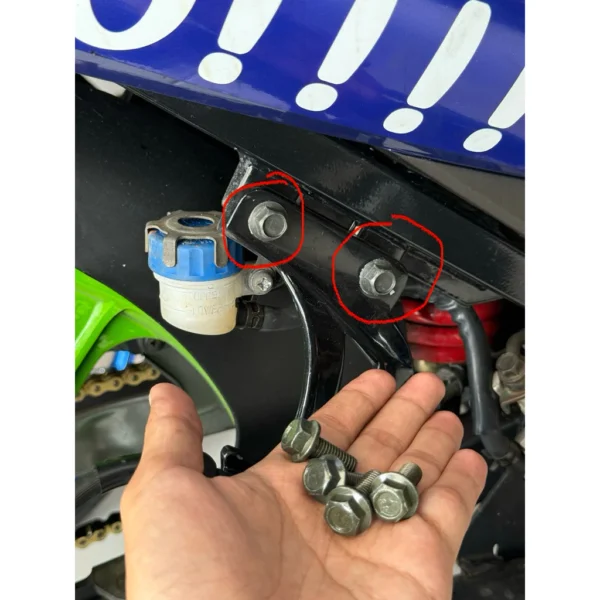 Screw Footrest Bracket Yamaha 125ZR